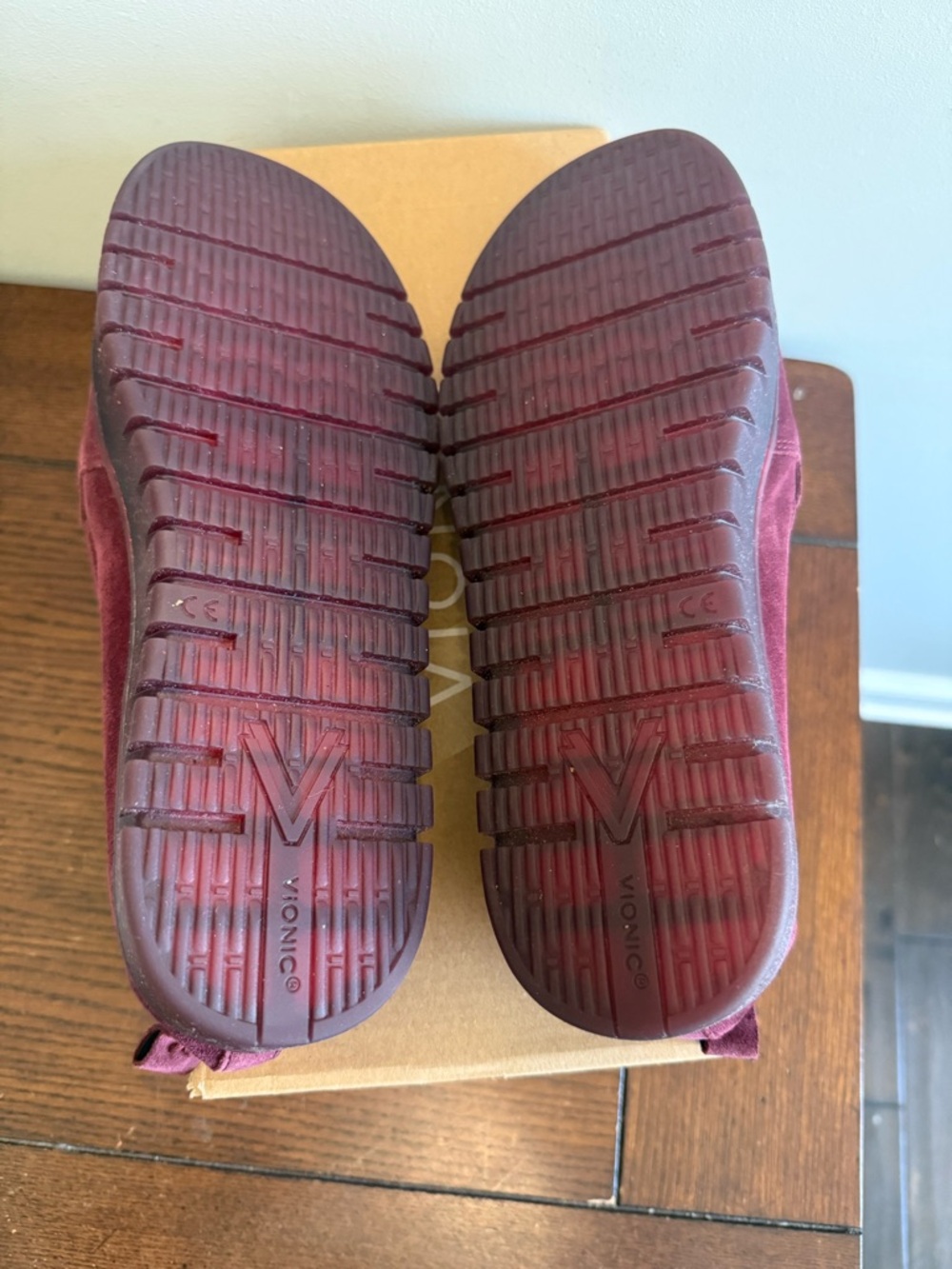 Vionic women’s Burgundy Suede Slip-On Loafer New - Picture 6 of 6
